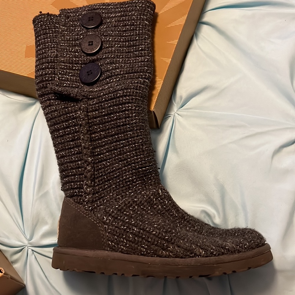 Box kept Classic Cardy UGGS - Picture 3 of 4